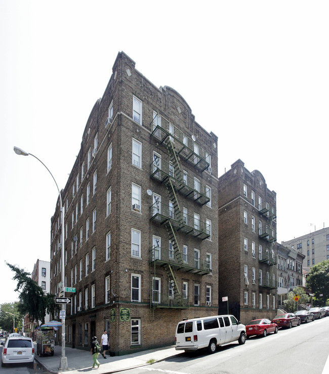 101 E 179th St in Bronx, NY - Building Photo - Building Photo