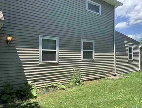 11 Cherry St in Red Hook, NY - Building Photo - Building Photo