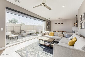 2315 E Pinchot Ave in Phoenix, AZ - Building Photo - Building Photo