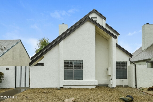 property at 2229 W Ross Ave
