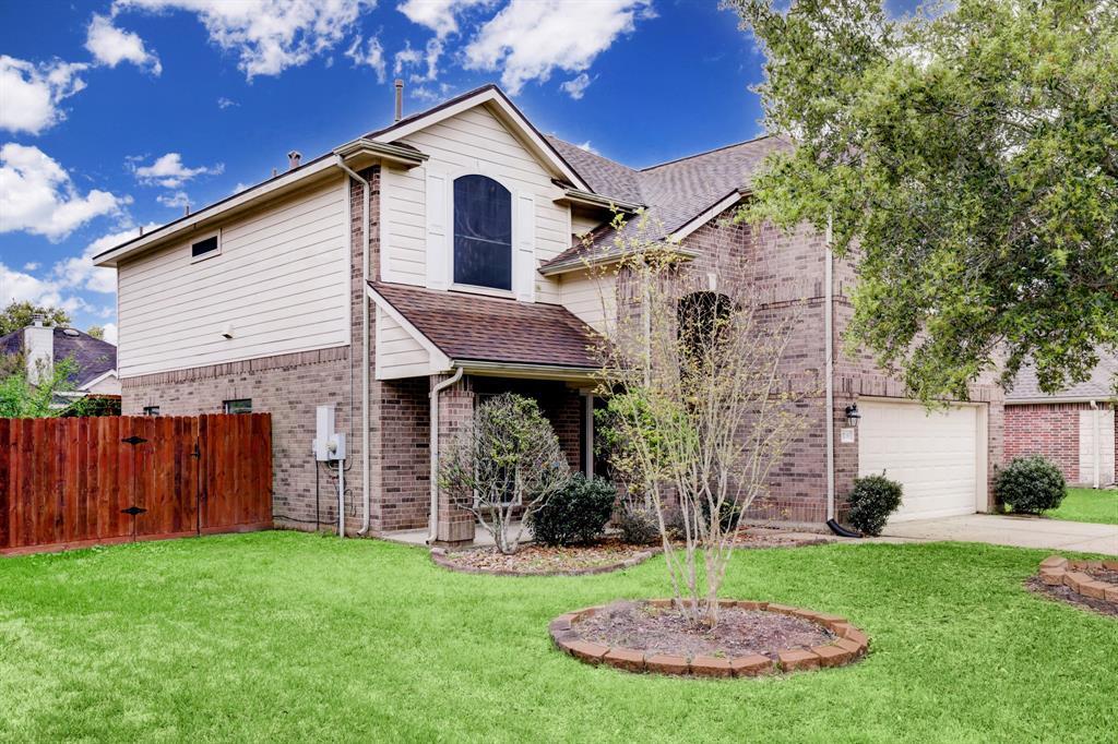 3719 Wild Oak Dr in Pearland, TX - Building Photo