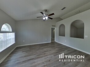 2232 Nettlebrook St N in Jacksonville, FL - Foto de edificio - Building Photo