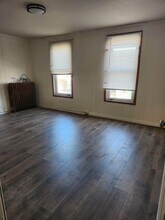 322 S 2nd St, Unit Apt 2 in St. Clair, PA - Building Photo - Building Photo