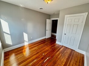 33 Adamson St, Unit 2 in Boston, MA - Building Photo - Building Photo
