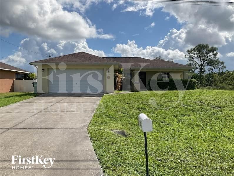 2725 NE 20th Pl, Unit 5S in Cape Coral, FL - Foto de edificio