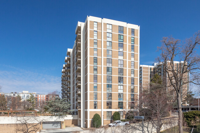 The Barkley in Arlington, VA - Building Photo - Building Photo