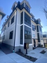 115 Thurston St, Unit B in Somerville, MA - Building Photo - Building Photo