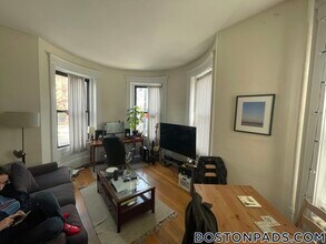 583 Beacon St, Unit 1 in Boston, MA - Building Photo - Building Photo