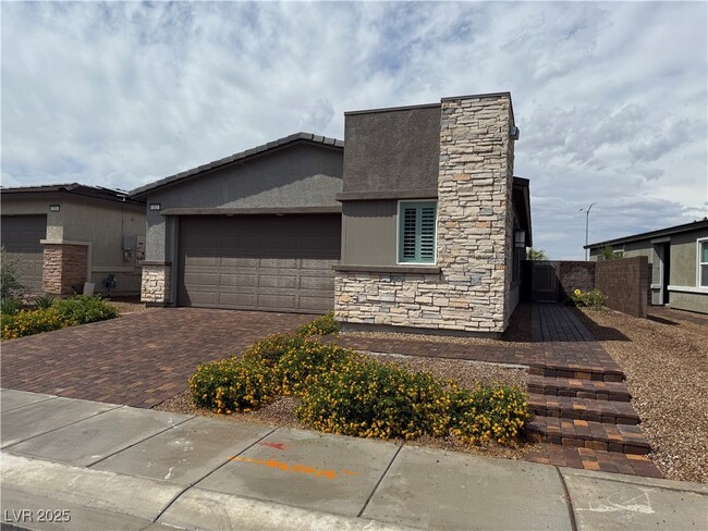 property at 212 Palisade Fls Ave