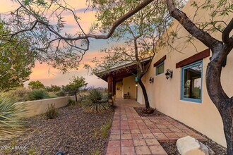 1 Pinto Trail in Sonoita, AZ - Foto de edificio - Building Photo