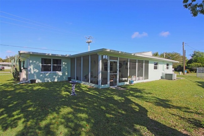 3636 Harbor Blvd in Port Charlotte, FL - Building Photo - Building Photo