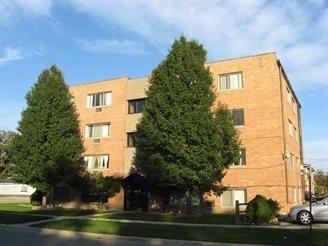 1735 Chestnut St in Waukegan, IL - Foto de edificio - Building Photo