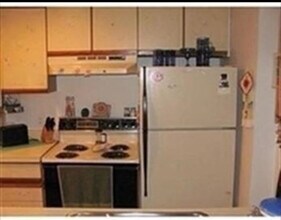 389 Beacon St, Unit 2 in Boston, MA - Building Photo - Building Photo