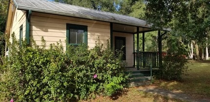 2012 Husson Ave in Palatka, FL - Building Photo - Building Photo