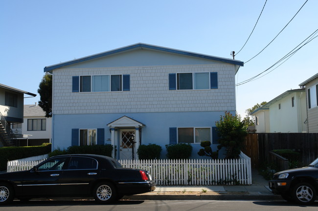 110 Anita Rd in San Mateo, CA - Building Photo - Building Photo