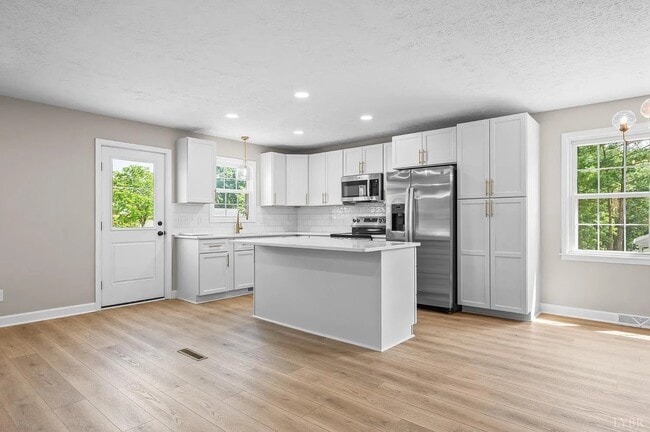 300 Robin Dr in Lynchburg, VA - Building Photo - Building Photo