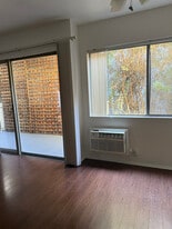 1538 N Detroit St in Los Angeles, CA - Building Photo