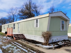 77 Deerwood Park in Centralia, IL - Foto de edificio - Building Photo