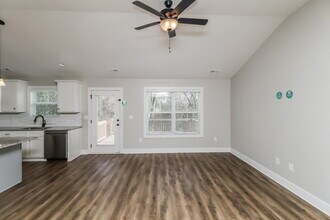 528 Hillandale St NE in Concord, NC - Building Photo - Building Photo