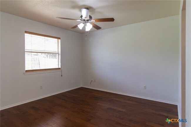 property at 4507 Aspen Dr