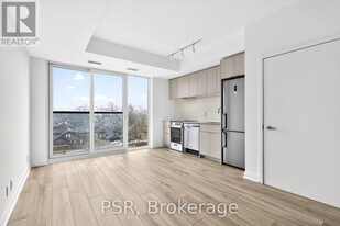 1660 Bloor St W in Toronto, ON - Building Photo