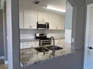 10510 Linsley Lane in Houston, TX - Foto de edificio - Building Photo