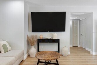 5840 Dartmouth Ave N in St. Petersburg, FL - Building Photo - Building Photo