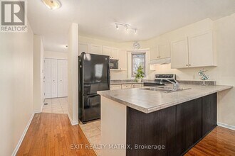 71 Strathaven Private in Ottawa, ON - Building Photo - Building Photo