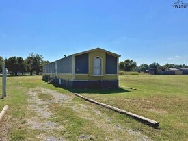 314 W 6th St in Burkburnett, TX - Building Photo