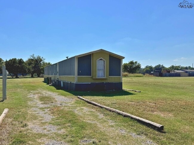 property at 314 W 6th St