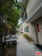717 Highland Ave in Los Angeles, CA - Building Photo - Building Photo