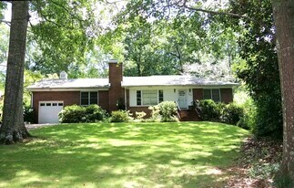 525 S College St in Auburn, AL - Building Photo