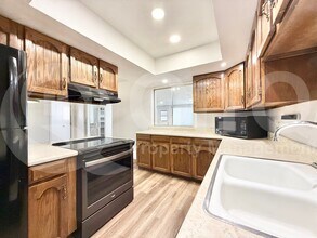 910 N Wedgewood Dr in Mesa, AZ - Building Photo - Building Photo