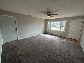 1710 Hoover Dr in Normal, IL - Building Photo - Building Photo