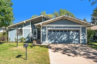 12090 E Maple Ave in Aurora, CO - Building Photo - Building Photo