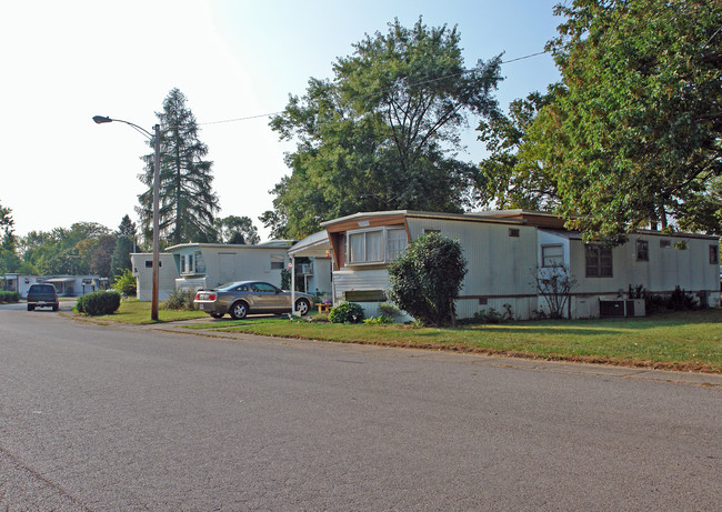 Pineview Estates in Miamisburg, OH - Foto de edificio - Building Photo