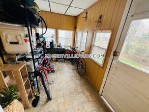 12 Silvey Pl, Unit 1 in Somerville, MA - Foto de edificio - Building Photo