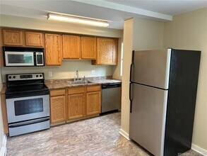 83 Academy St in Southington, CT - Building Photo - Building Photo