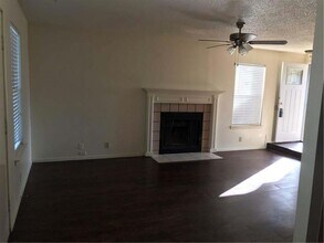 6107 Parkwood Dr in Austin, TX - Building Photo - Building Photo