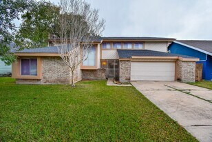 7814 Candlegreen Ln in Houston, TX - Building Photo