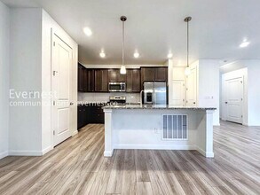 17490 E 95th Pl in Commerce City, CO - Building Photo - Building Photo