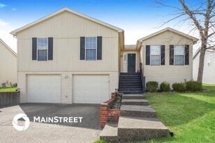 1206 Evergreen Way in Simpsonville, KY - Building Photo