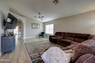 1560 W Winchester Way in Chandler, AZ - Building Photo - Building Photo