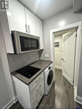 1492 Dundas St E in Toronto, ON - Building Photo - Building Photo