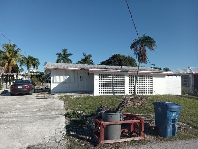 3717 Palmetto St in Big Pine Key, FL - Building Photo - Building Photo