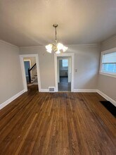 5330 Rockhill Rd in Kansas City, MO - Building Photo - Building Photo