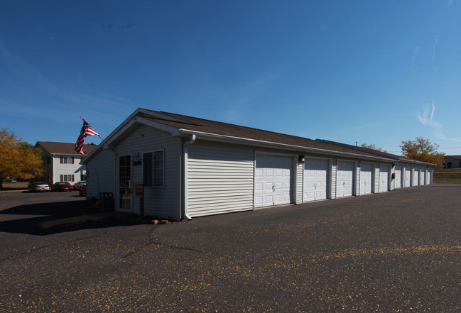 Village Park Apartments in River Falls, WI - Building Photo - Building Photo