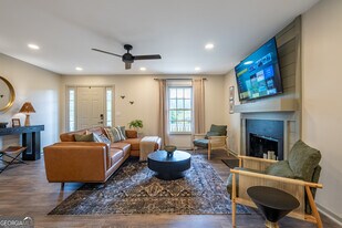 21 Magnolia Ct in Rydal, GA - Building Photo