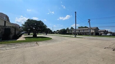 550 E Windsor Dr in Denton, TX - Foto de edificio - Building Photo