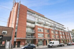 309-601 Kingston Rd in Toronto, ON - Building Photo